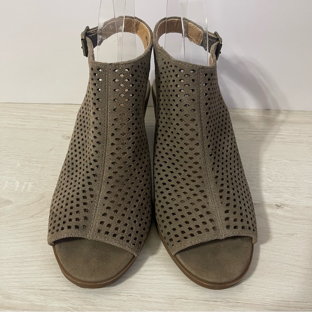 Lucky Brand LP-Bertel Women's 8M Grey Leather Heel Sandals Sling Back Shoes - Picture 4 of 8